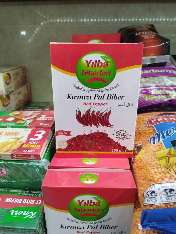 فلفل قرمز پرک ییل با yilba Biberleri